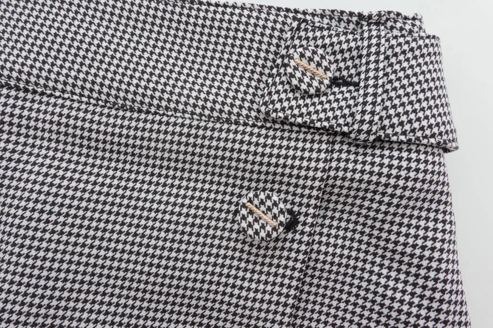 BENECIA 12 Button Unbalance Check Skirt - Black