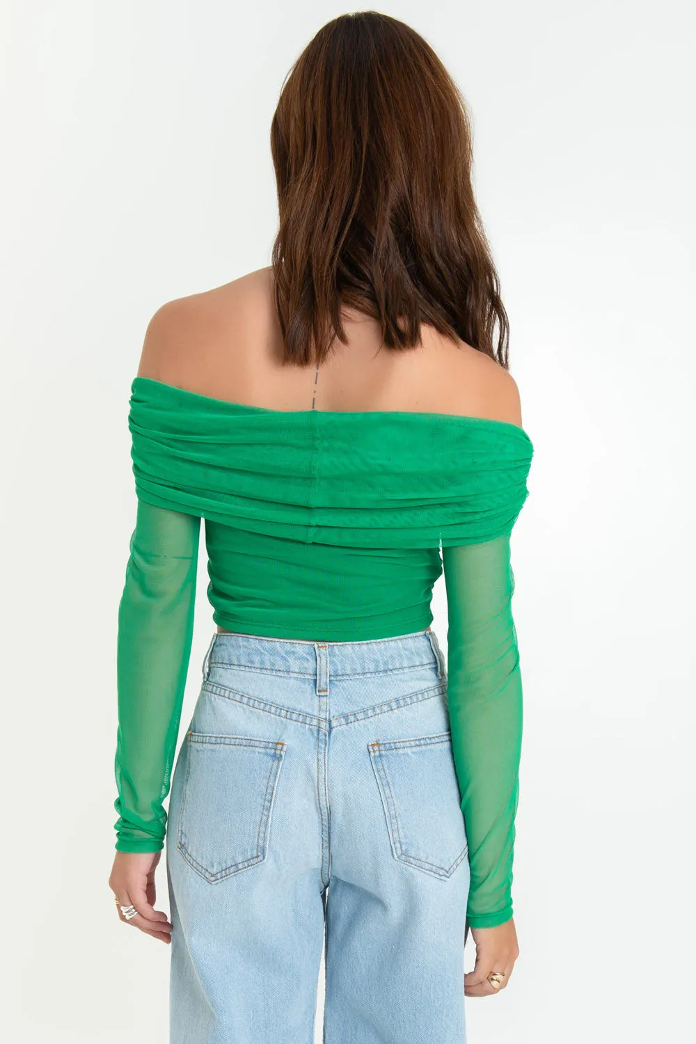 Crop top de mesh con plisados manga larga