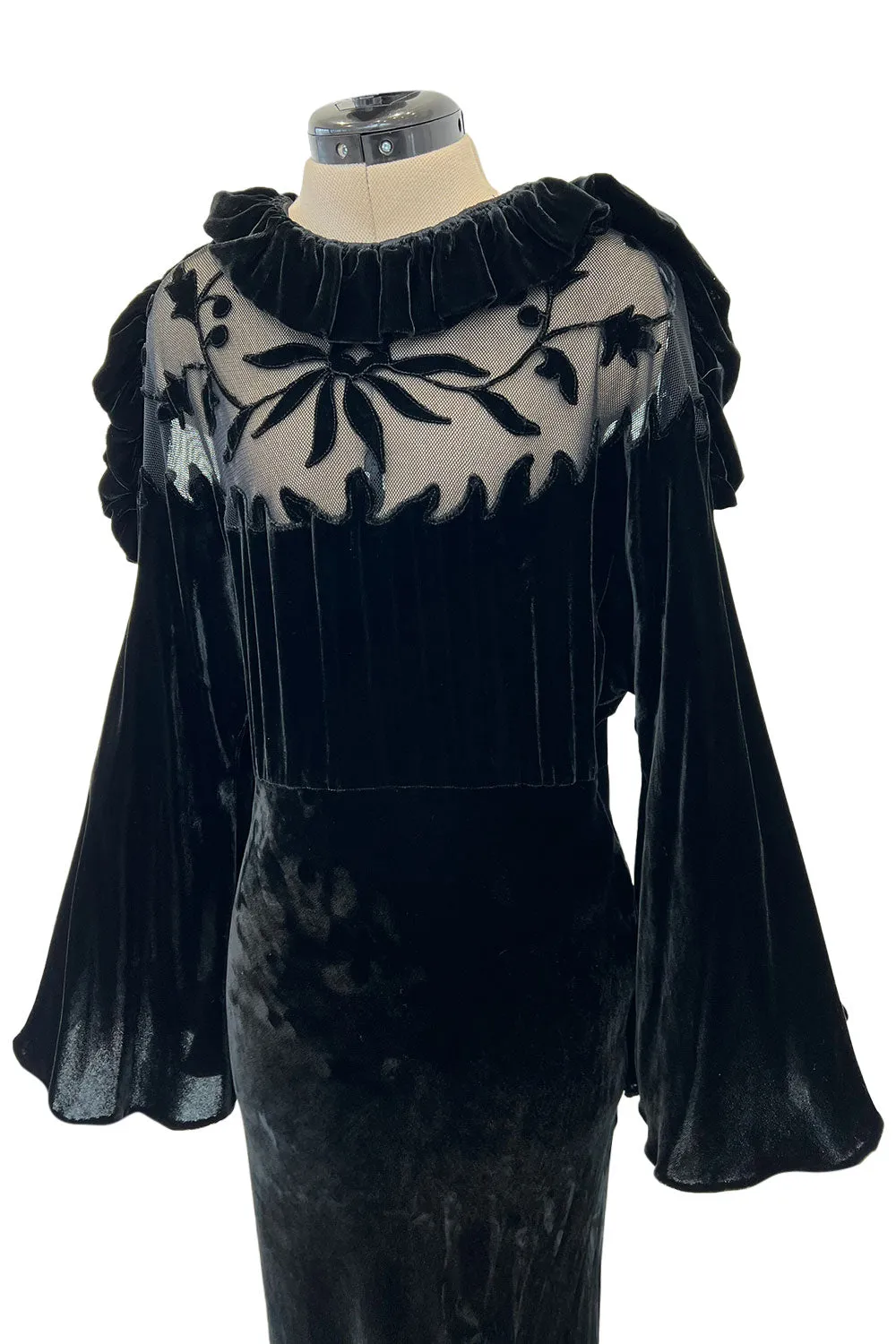 Gorgeous 1930s Bias Cut Silk Velvet Dress w Silk Mesh & Applique Detailing & Incredible Sleeves