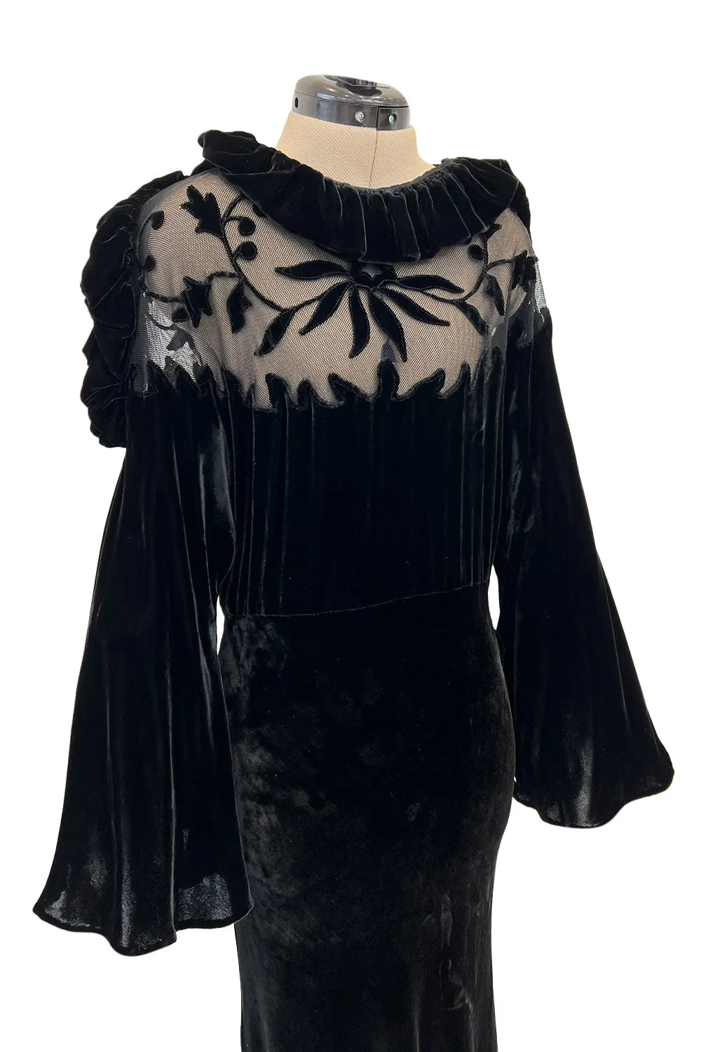 Gorgeous 1930s Bias Cut Silk Velvet Dress w Silk Mesh & Applique Detailing & Incredible Sleeves