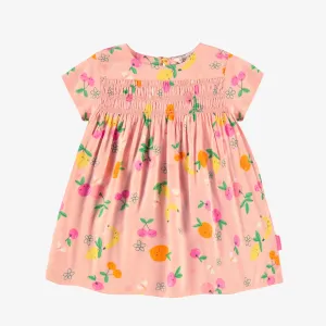 Robe rose en viscose à motifs de fruits, bébé || Pink dress in viscose with fruit all over print, baby