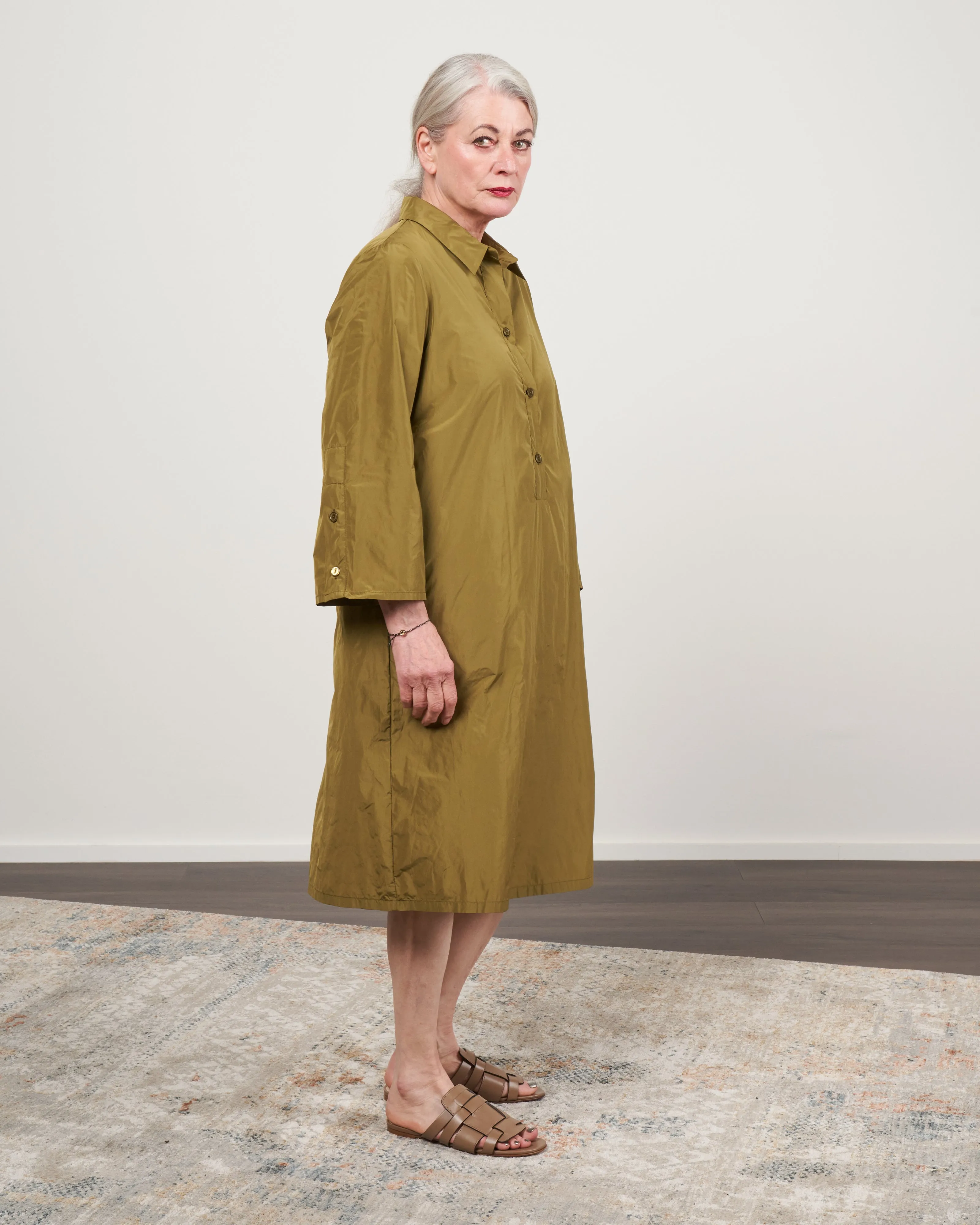 sporty dress with buttons and polo collar - lentil