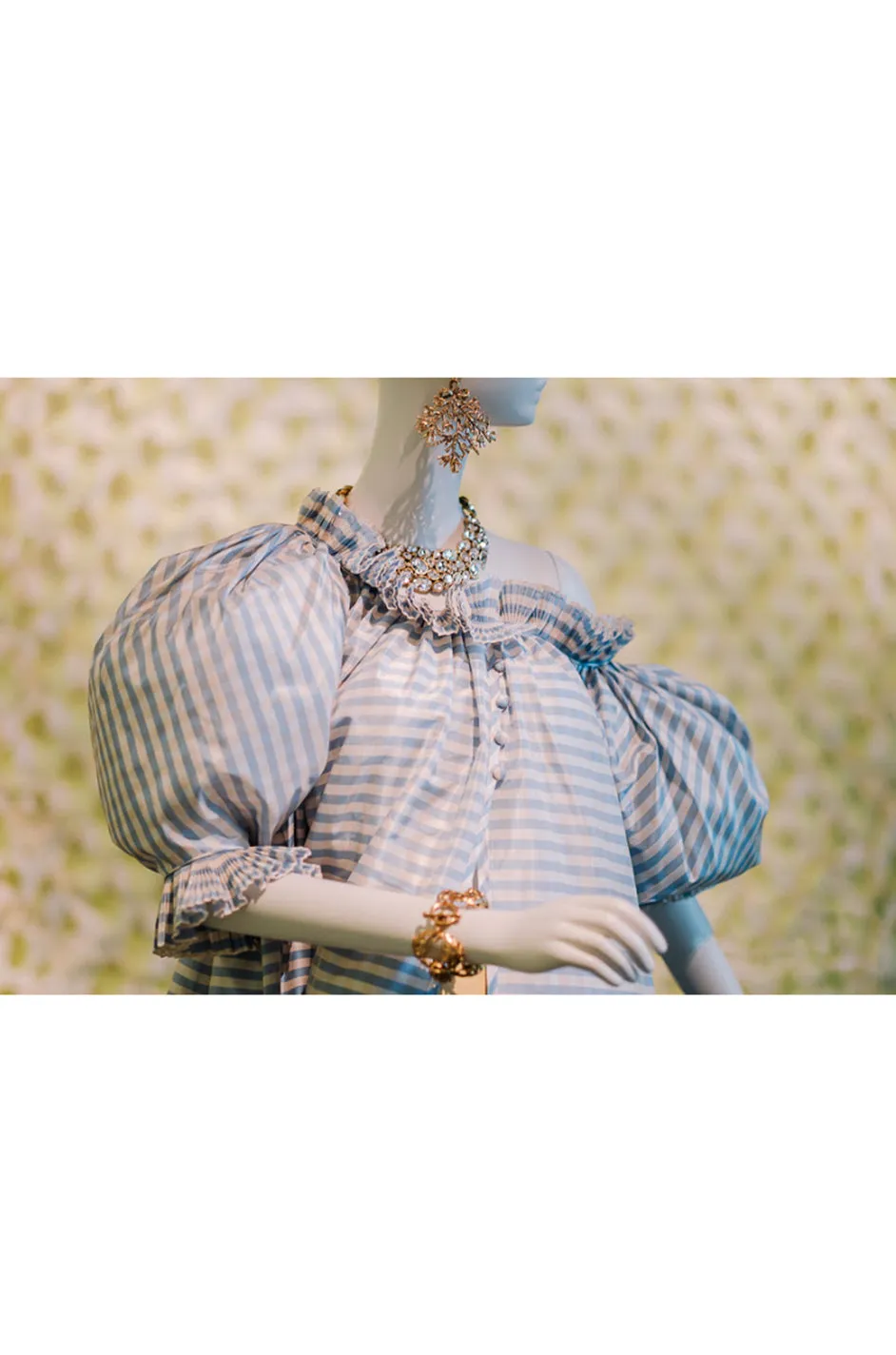 Spring 1999 Oscar De La Renta Pale Green Striped Silk Taffeta Billowing Over Dress & Pant Set