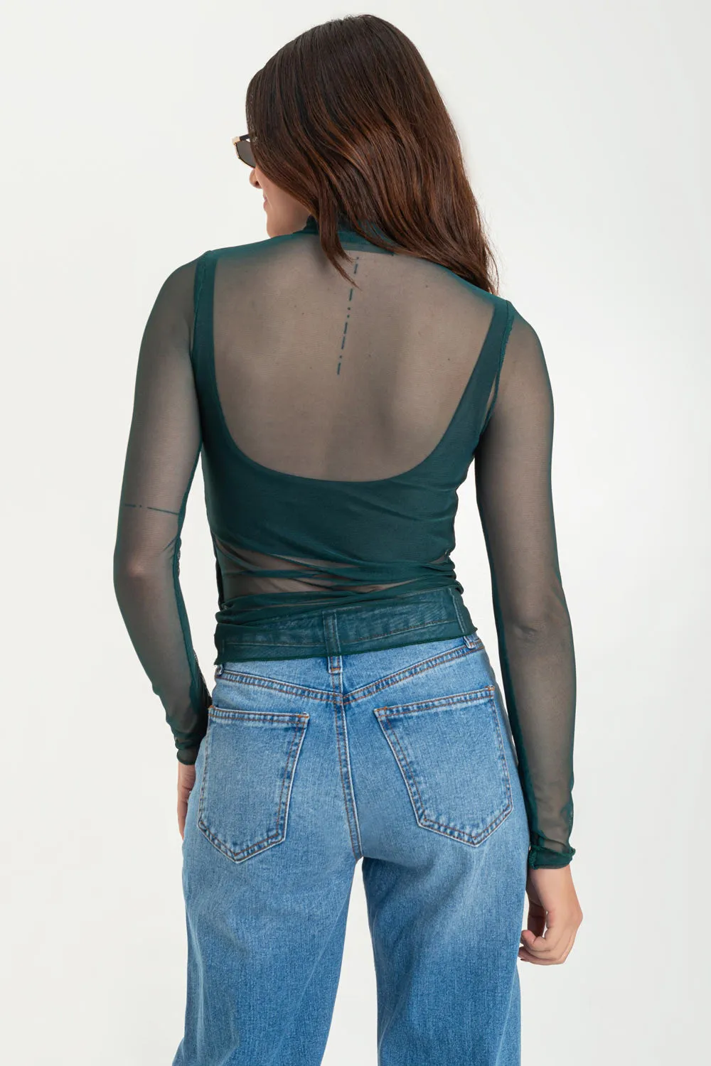 Top básico de mesh fit recto cuello alto