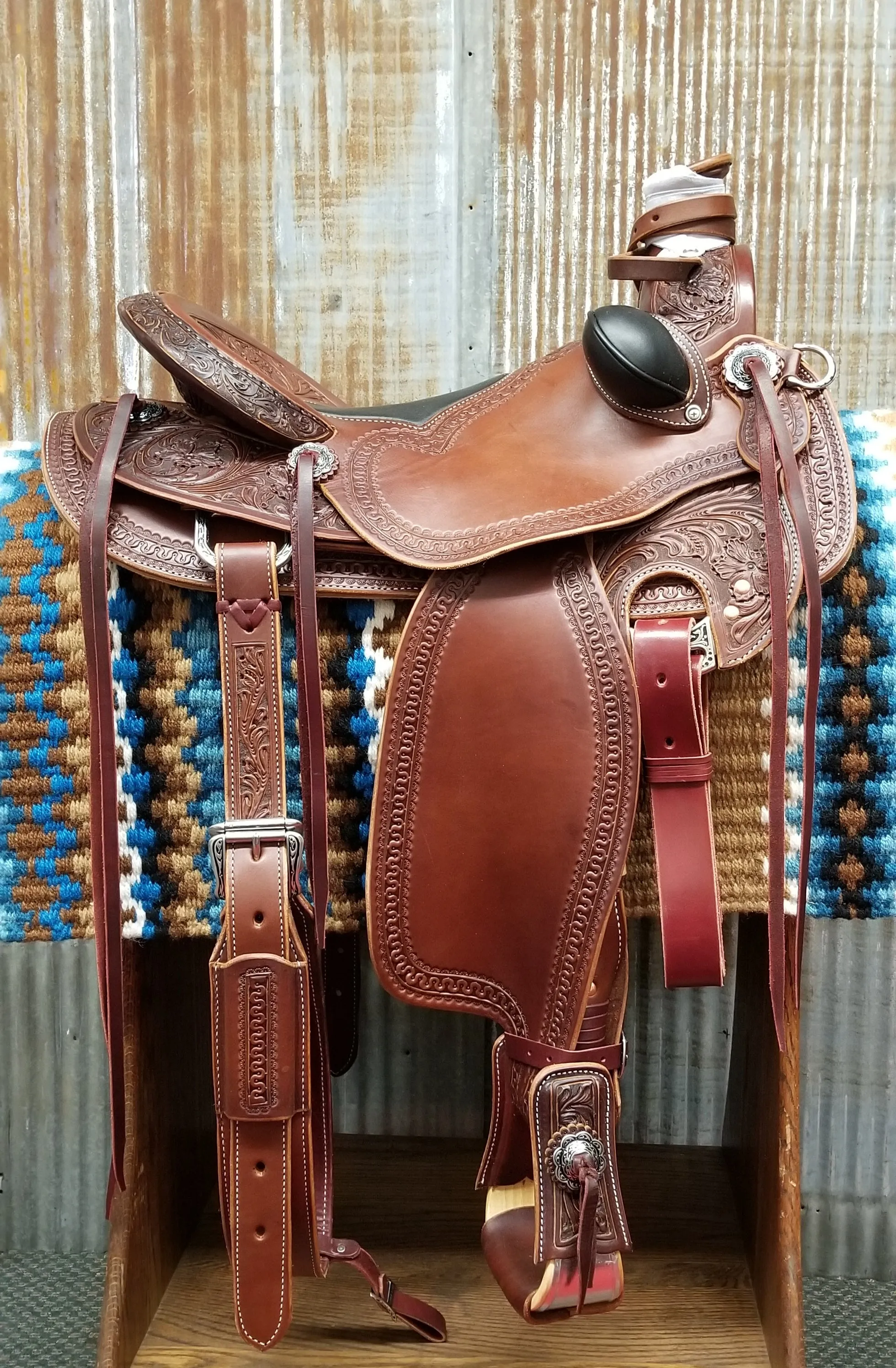 West 20 Exclusive B-Light Silver Saddle By RW Bowman