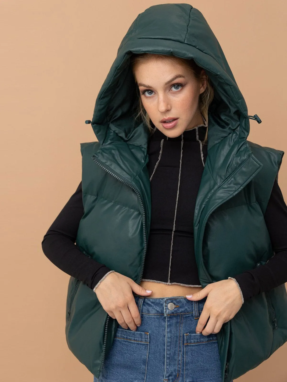 WOMEN'S ZIP UP SLEEVELESS SOLID HOODED PADDED VEST